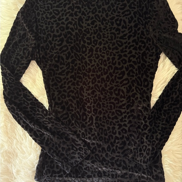 Leopard Print Long Sleeve Top - Picture 2 of 3